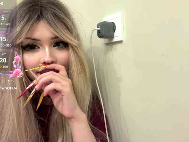 AngelenaBuote webcam