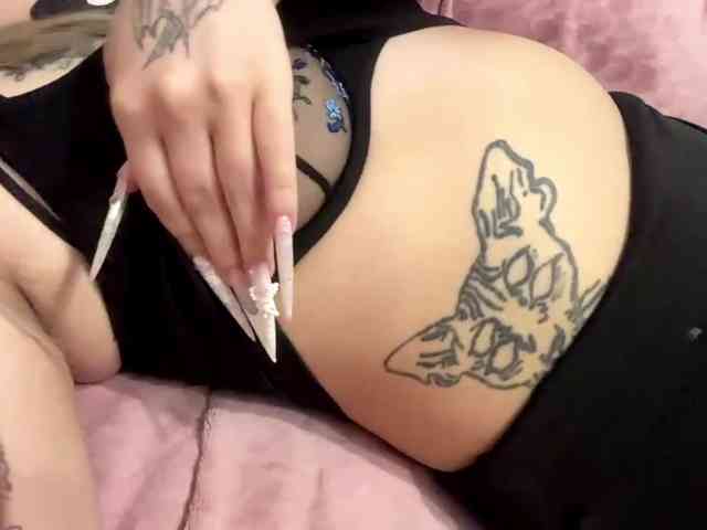 AngelenaBuote webcam