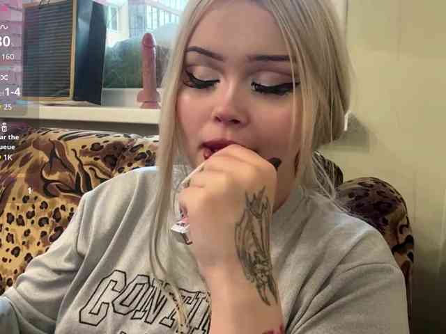 AngelenaBuote webcam