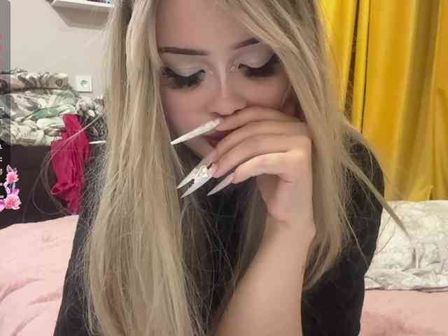 AngelenaBuote webcam