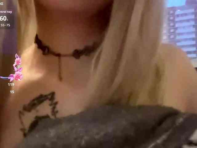 AngelenaBuote webcam