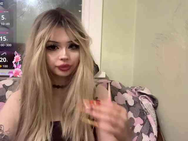 AngelenaBuote webcam