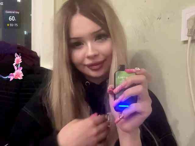 AngelenaBuote webcam