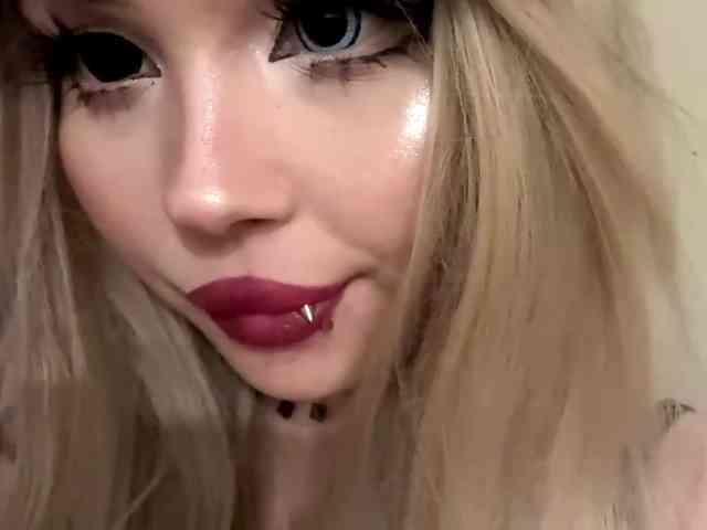 AngelenaBuote webcam