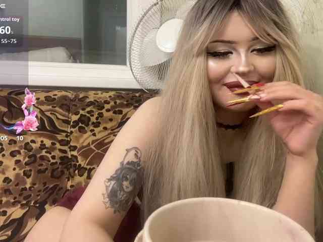 AngelenaBuote webcam