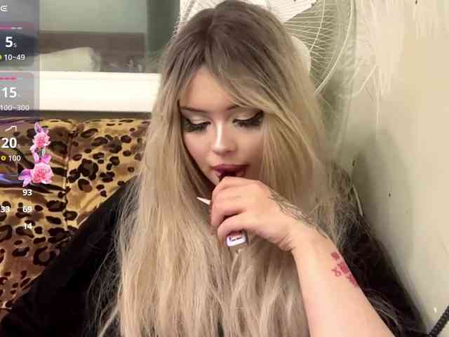 AngelenaBuote webcam
