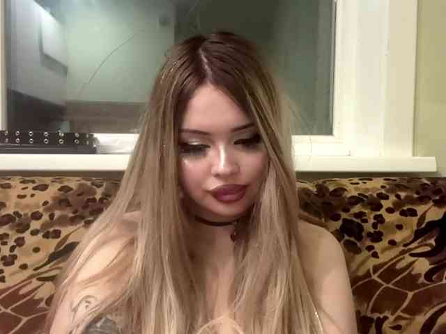 AngelenaBuote webcam