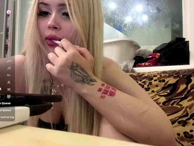 AngelenaBuote webcam