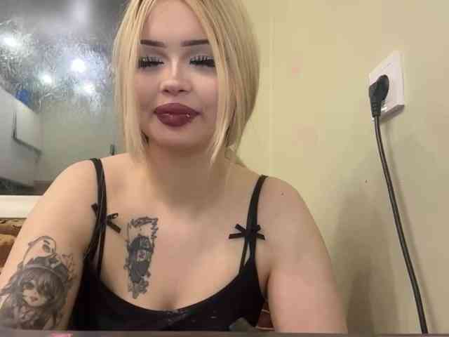 AngelenaBuote webcam