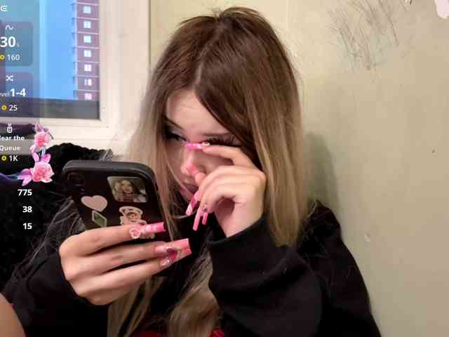 AngelenaBuote webcam