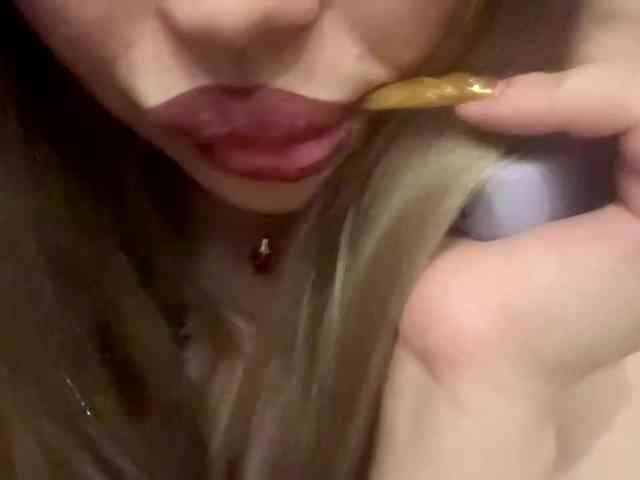 AngelenaBuote webcam