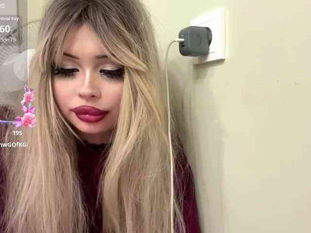 AngelenaBuote webcam
