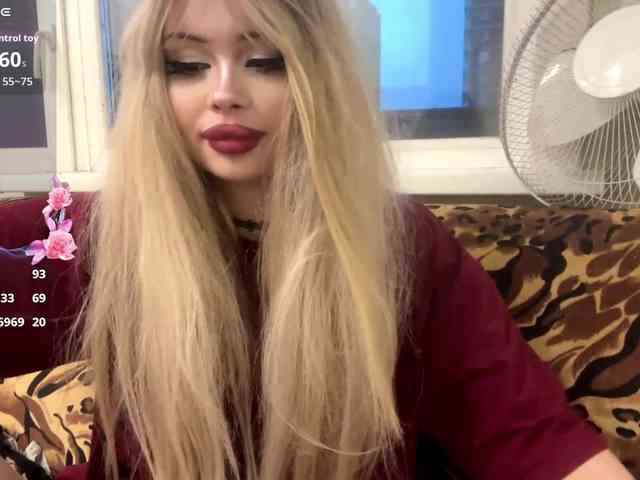 AngelenaBuote webcam