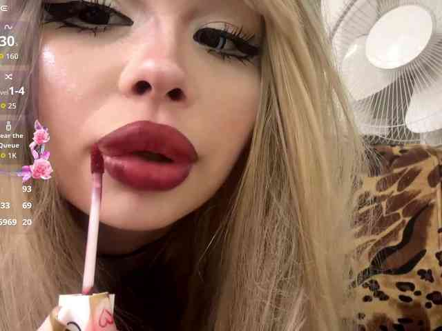 AngelenaBuote webcam