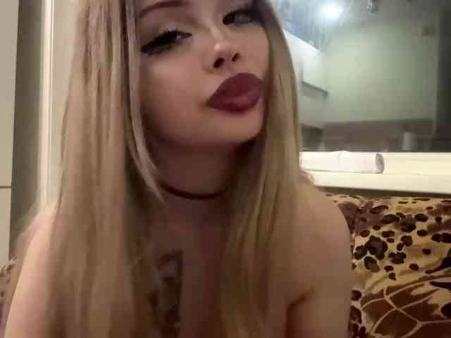 AngelenaBuote webcam