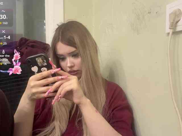 AngelenaBuote webcam