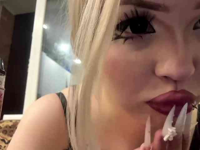 AngelenaBuote webcam