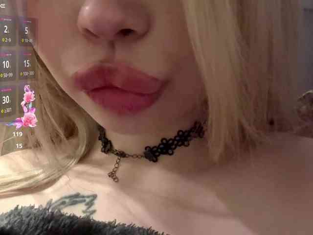 AngelenaBuote webcam