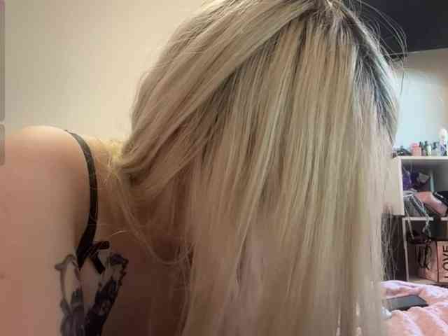 AngelenaBuote webcam