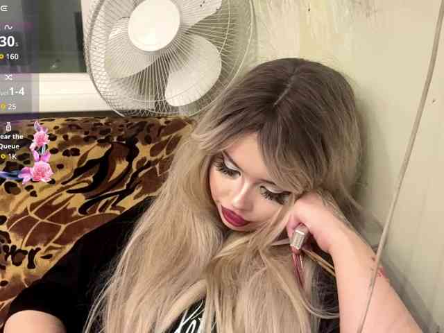 AngelenaBuote webcam