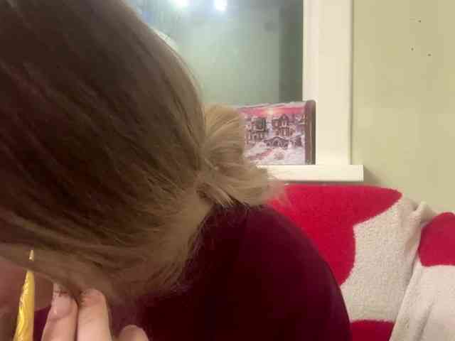 AngelenaBuote webcam