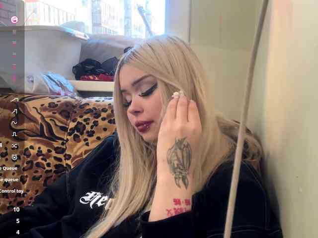 AngelenaBuote webcam