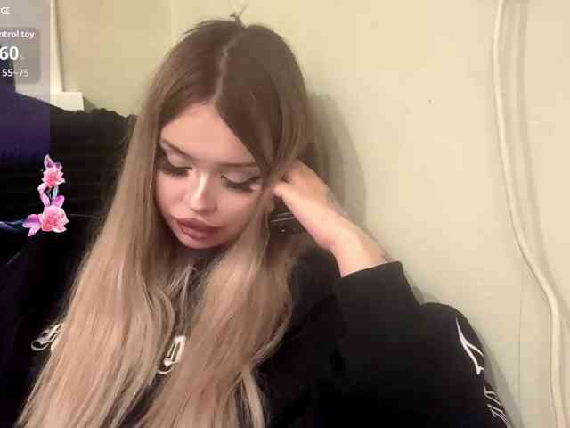 AngelenaBuote webcam