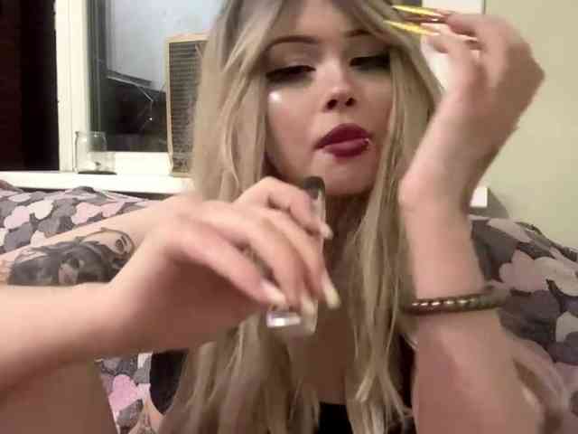AngelenaBuote webcam