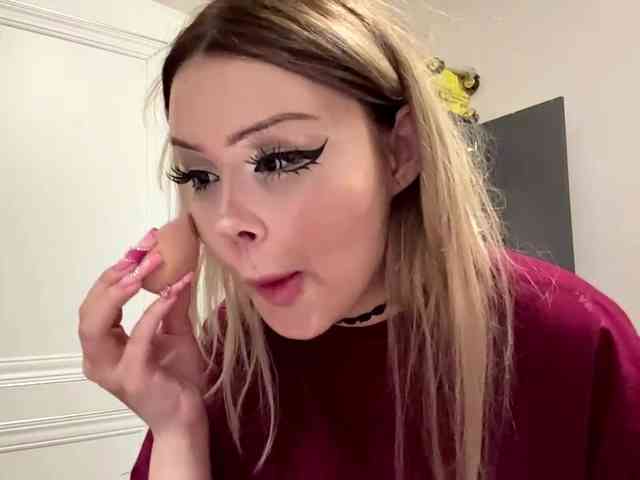 AngelenaBuote webcam
