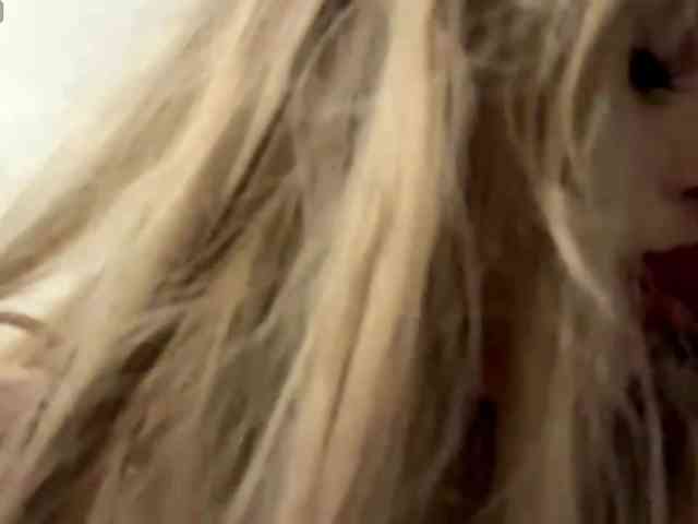 AngelenaBuote webcam