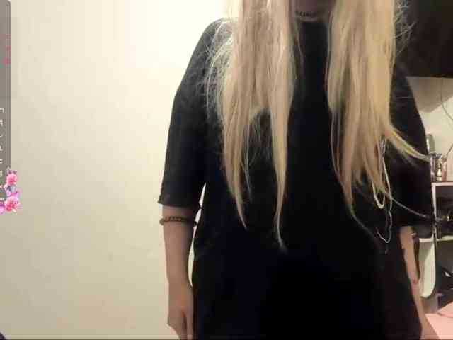 AngelenaBuote webcam