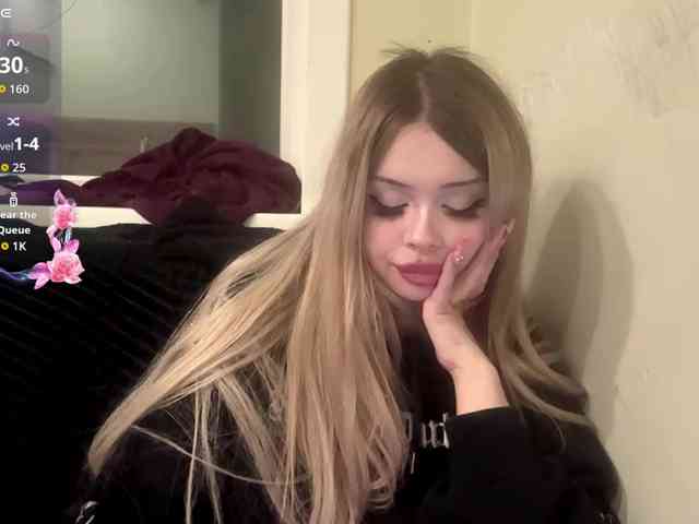 AngelenaBuote webcam