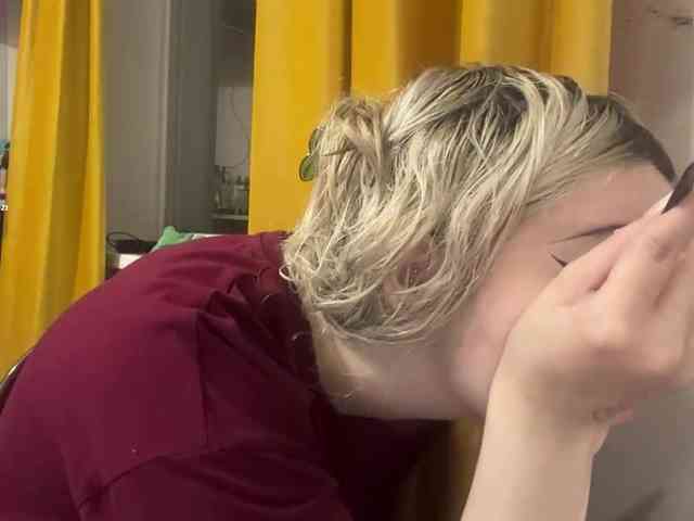 AngelenaBuote webcam