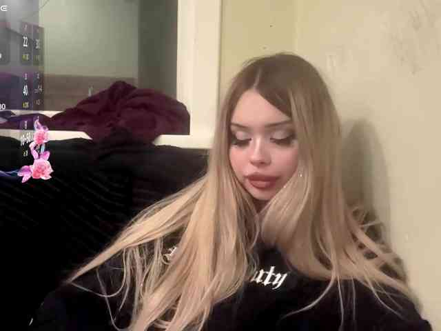 AngelenaBuote webcam