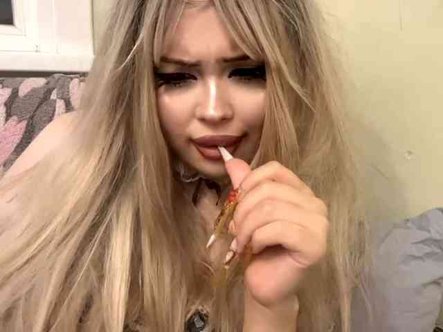 AngelenaBuote webcam