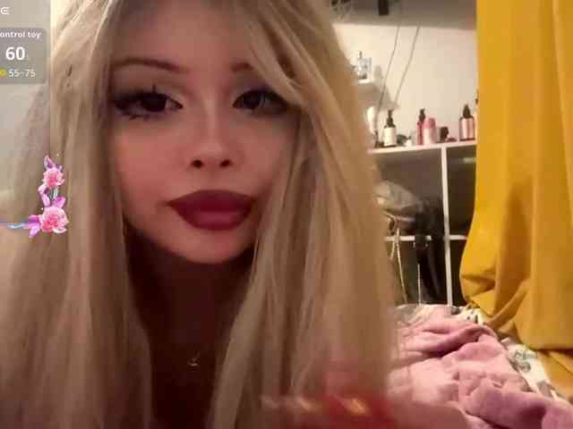 AngelenaBuote webcam