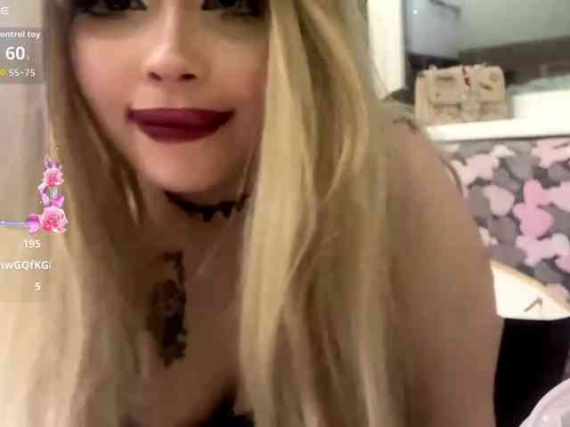 AngelenaBuote webcam