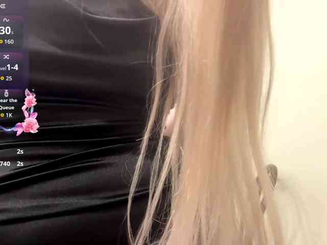 AngelenaBuote webcam