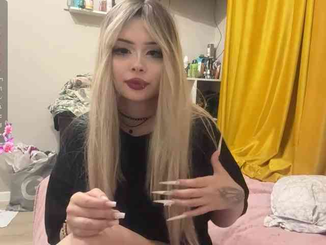 AngelenaBuote webcam