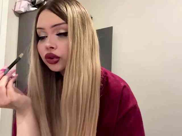 AngelenaBuote webcam