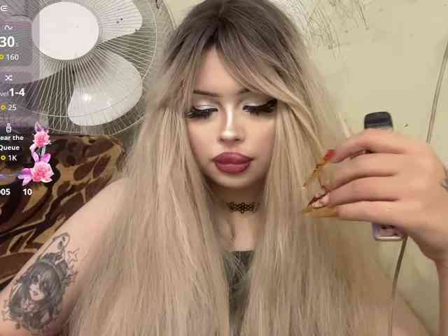 AngelenaBuote webcam