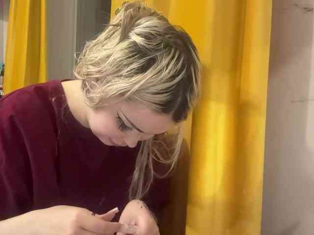 AngelenaBuote webcam