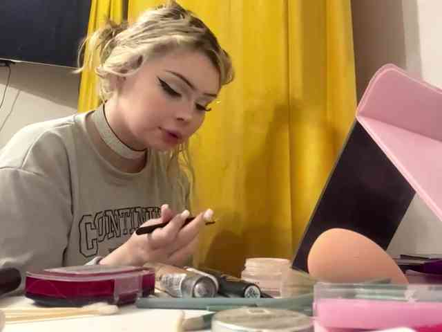 AngelenaBuote webcam