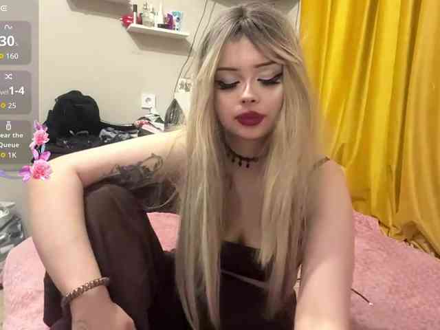 AngelenaBuote webcam