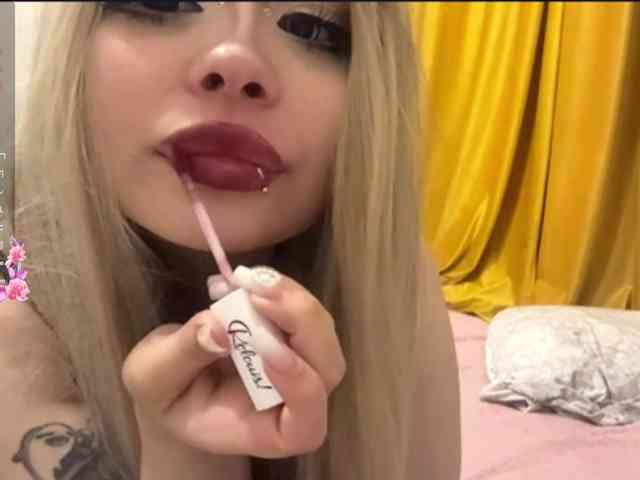 AngelenaBuote webcam