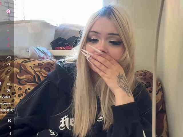 AngelenaBuote webcam