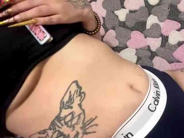AngelenaBuote webcam