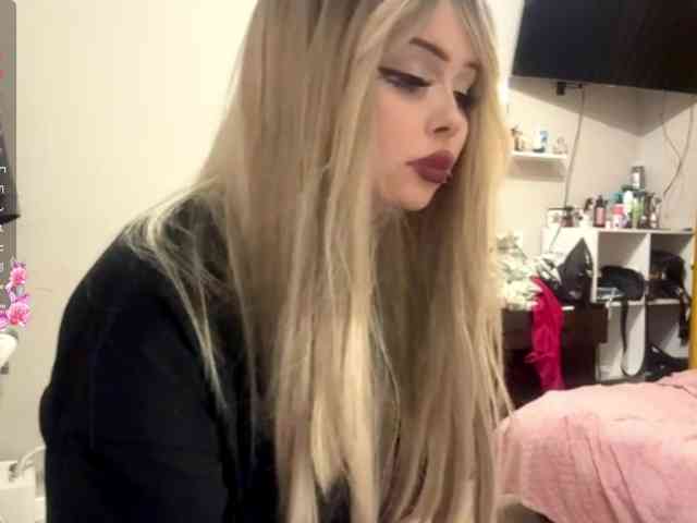 AngelenaBuote webcam