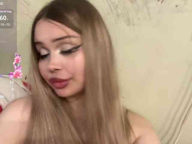 AngelenaBuote webcam