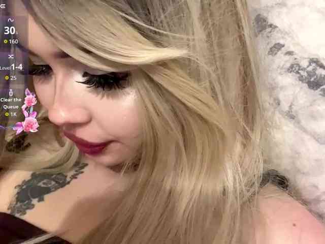 AngelenaBuote webcam